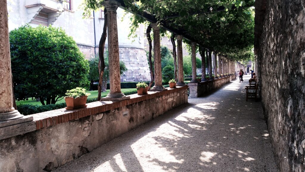 Castello del Bonconsiglio Trento -vista pergolato